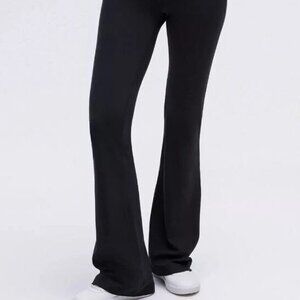 LULULEMON Size 6 Groove SHR Flare Pant Nulu | BLACK Super High Rise | NEW - $128